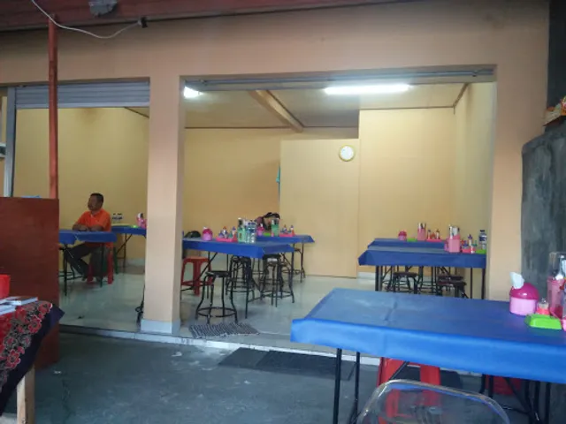 Pangsit Mie Ujung Pandang Pak Edi