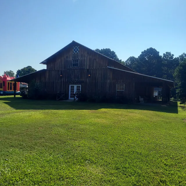 Dee's Barn And Venue
