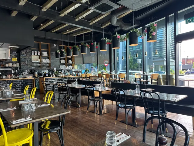 Town Tonic Cafe & Restaurant