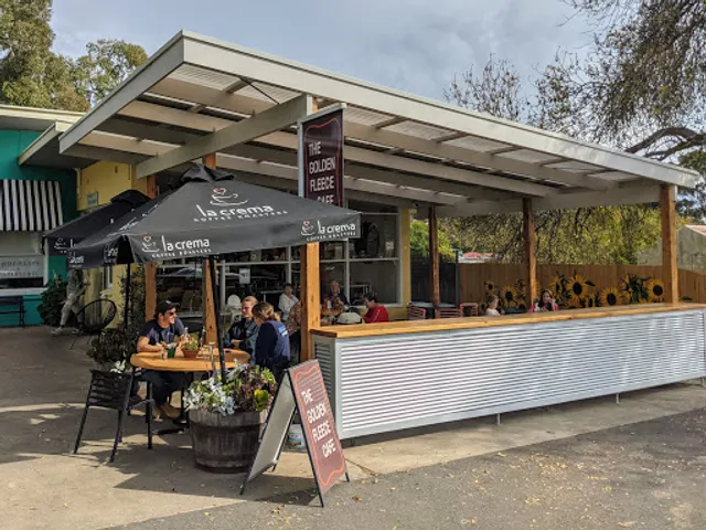 The Golden Fleece Cafe