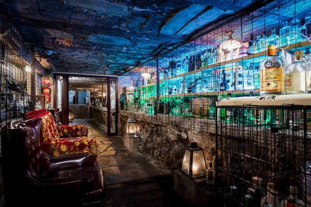 Stollen 1930 - weltweit grösste Gin Bar