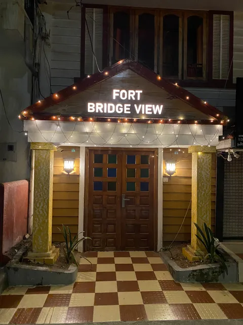 Fort Bridge View Hotel