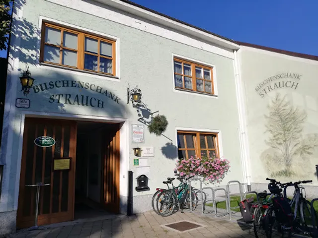 Wein-, Obstgut und Buschenschank Strauch