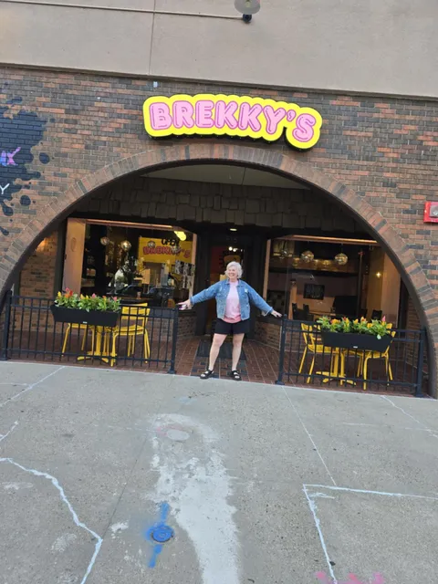 Brekky's (Breakfast & Coffeeshop)