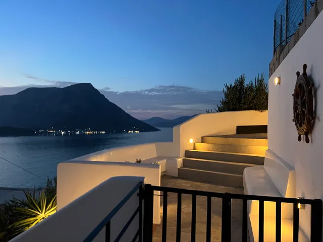 BLUE DAWN KALYMNOS LUXURY VILLA & SUITES