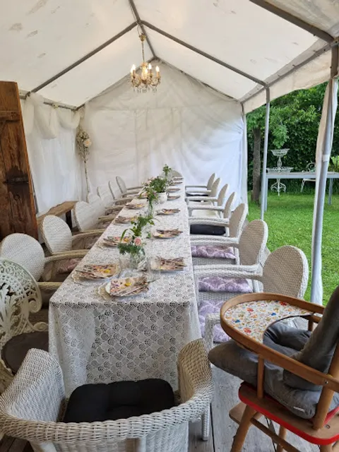 GARTENTROPFEN Esther Forster