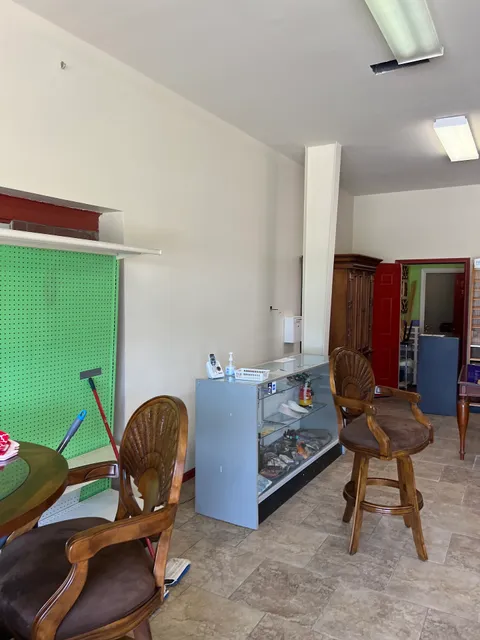 Jamayka Me' Tan & Boutique