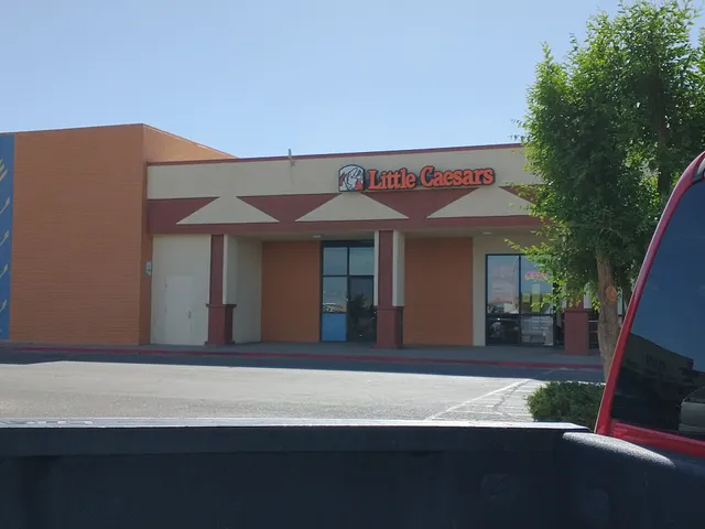 Tse Bit A i Shopping Center