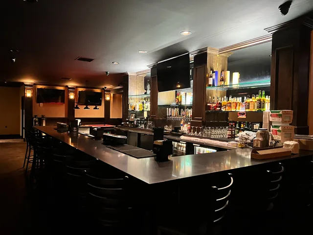 The Glen Bar Hawaiian Gardens