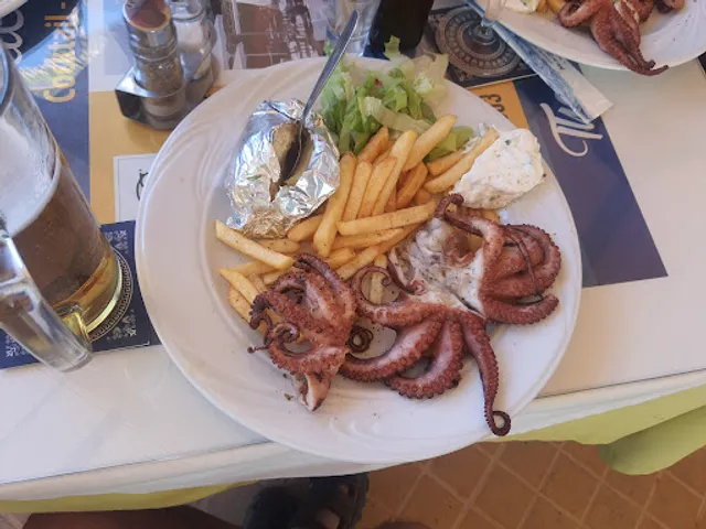 Golden Dream Cocktail Bar and Restaurant