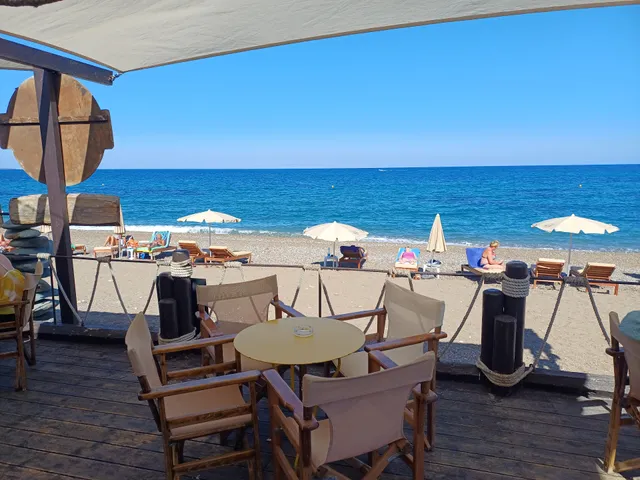 Island Beach Bar and Restaurant