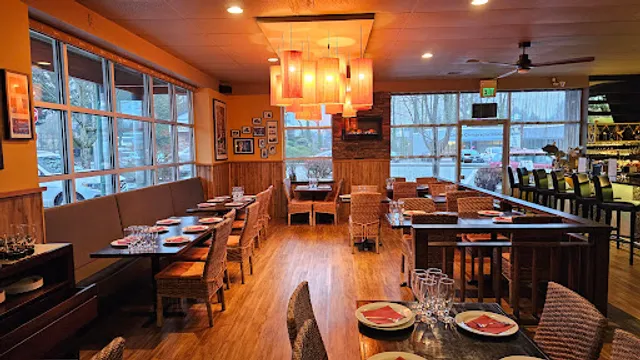 Sing Tong Thai Cuisine and Bar