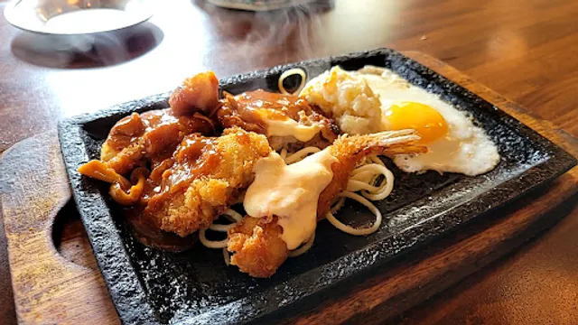 カフェレストラン GUSUKU