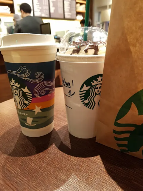 Starbucks Plaza 100