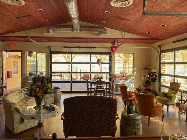 Waggin' Vineyard & Estate