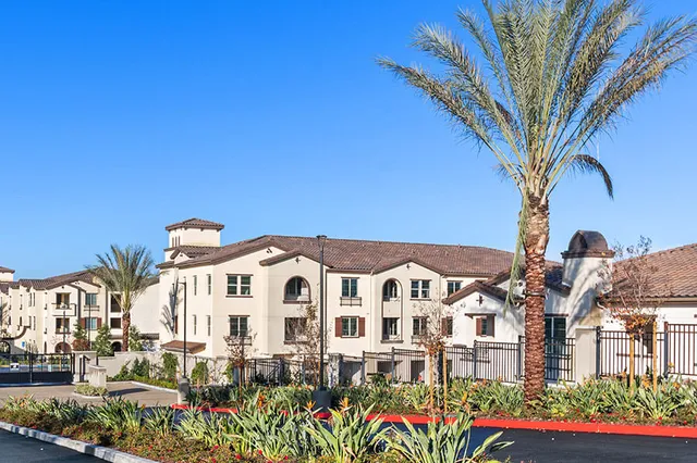 Vernola Marketplace Luxury Apartments