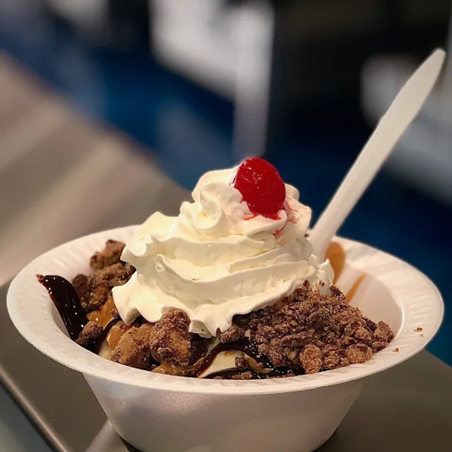 Royal Scoop Homemade Ice Cream at Berkshire Commons