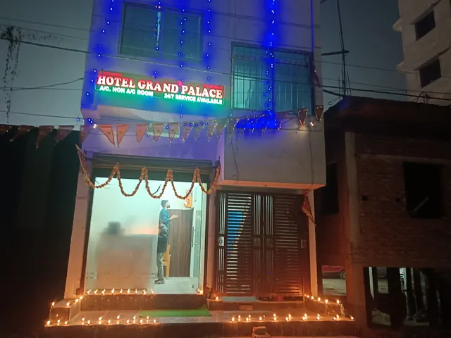 OYO Flagship Hotel Grand Palace