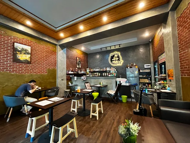 Rocket Food & Coffee 🏻