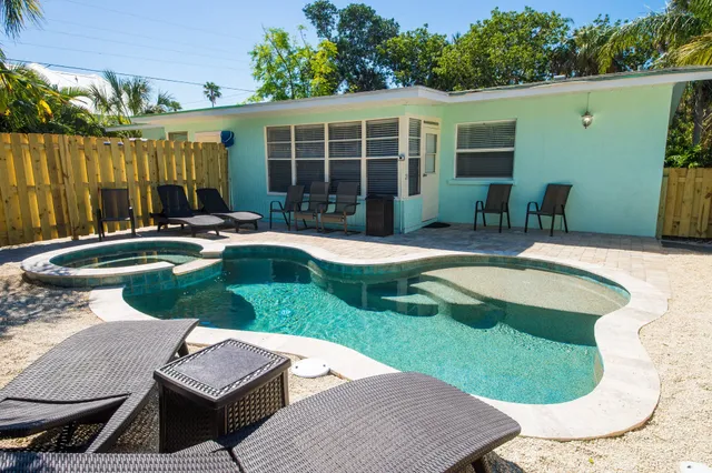 Haley's at Anna Maria Island Inn