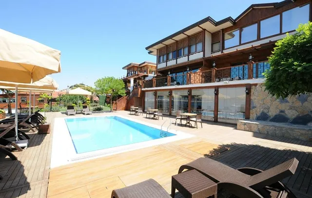 Phellos Suites Boutique Hotel