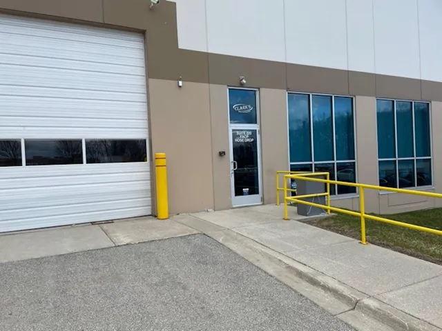 Crate & Barrel Warehouse