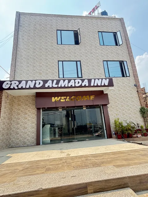Grand Almada Inn
