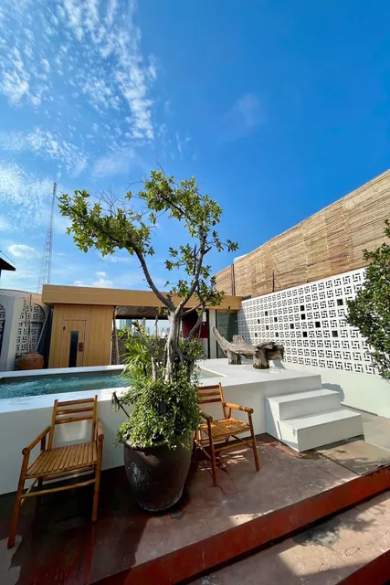 Blu Cabin Ari Stylish Gay Poshtel