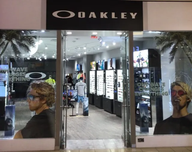 OAKLEY