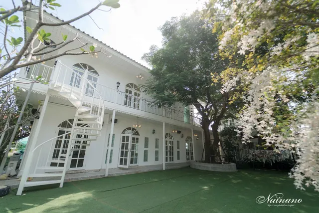 Bananaleaf Wedding Cafe & Resort