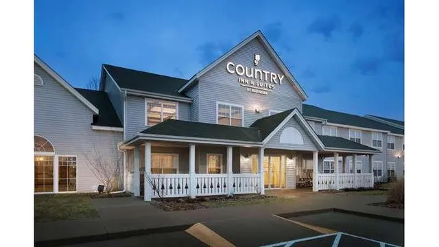 Country Inn & Suites by Radisson, Grinnell, IA