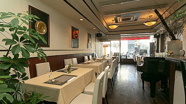 Roger’s Kitchen Cafe Tokyo