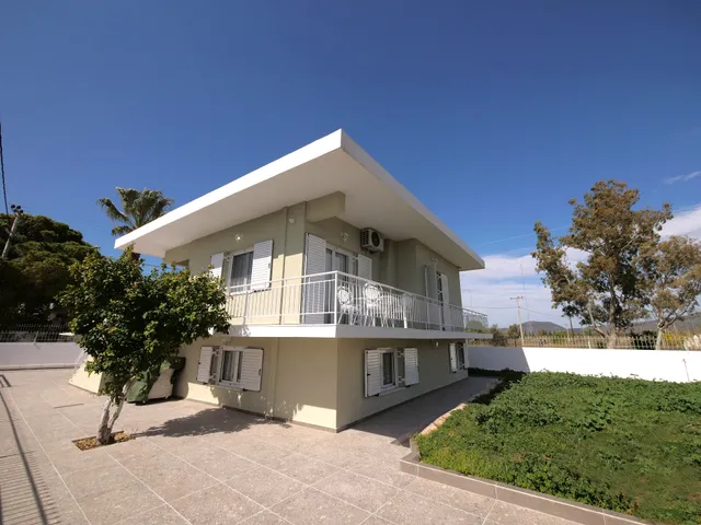 Cozy corner Schinias beach house