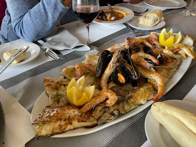 Bar restaurante Cala Ancla Costa