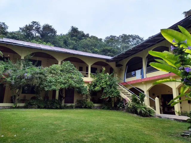 Gucumatz Lakeside Inn