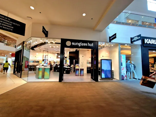 Sunglass Hut