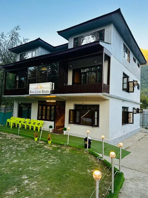 Hotel Luxury Heights