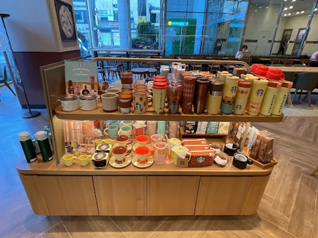 Starbucks Wangsimni Station