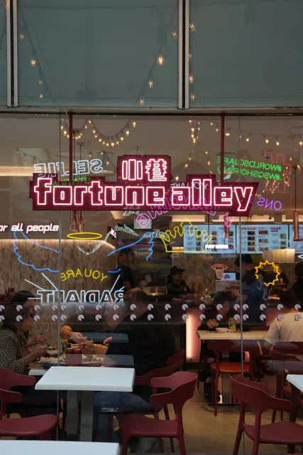 Fortune Alley World Square | 小巷