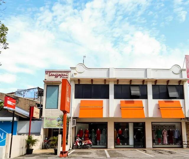 OYO 1686 Lenggogeni House