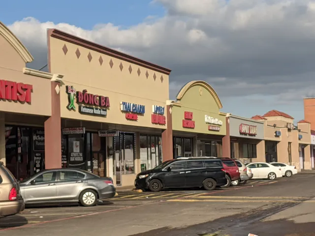 Beach Belknap Shopping Center