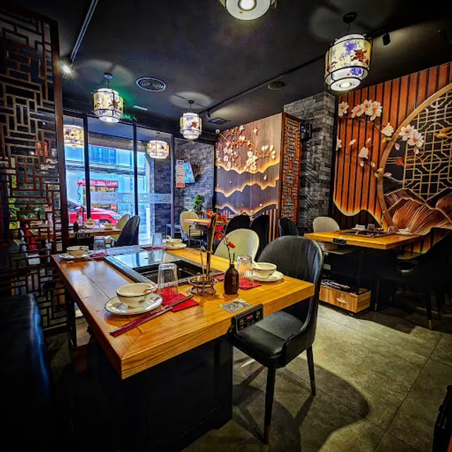 Shullun BBQ & Hot Pot 蜀韵铁板和火锅 | Restaurante BBQ & Hot Pot Valencia