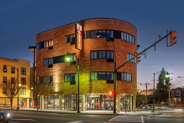 Best Western Plus Philadelphia Airport South at Widener University