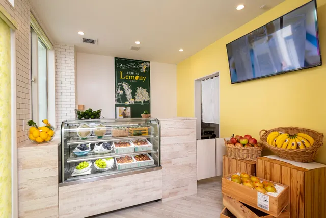 カフェ＆ファクトリー 北九州レモン Lemony(レモニー)黄金本店