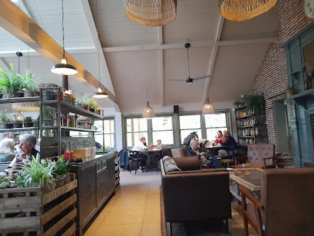 The Tin Roof Cafe and Bakery