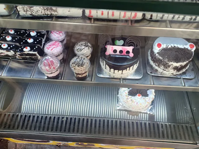 Live Puff Sadashiv Bakery