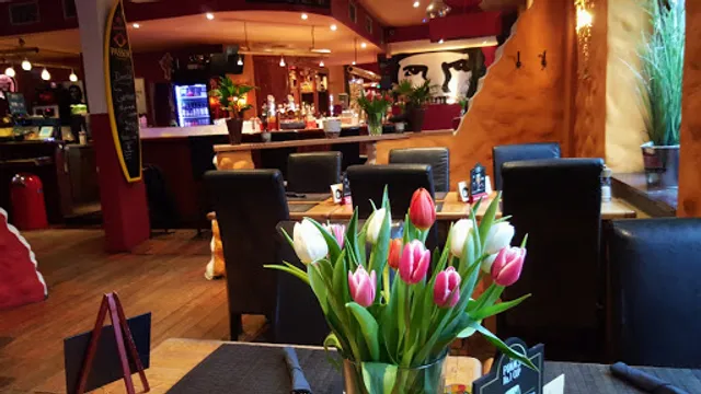 Lacubana Restaurant & Bar