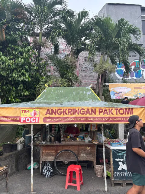 Angkringan Kopi Joss Pak Tomi