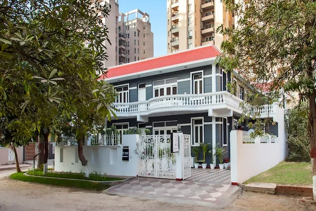 OYO Townhouse 1 Southcity Sohna Road Near Omaxe Gurgaon Mall