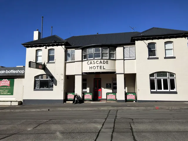 Cascade Hotel & Holiday Units